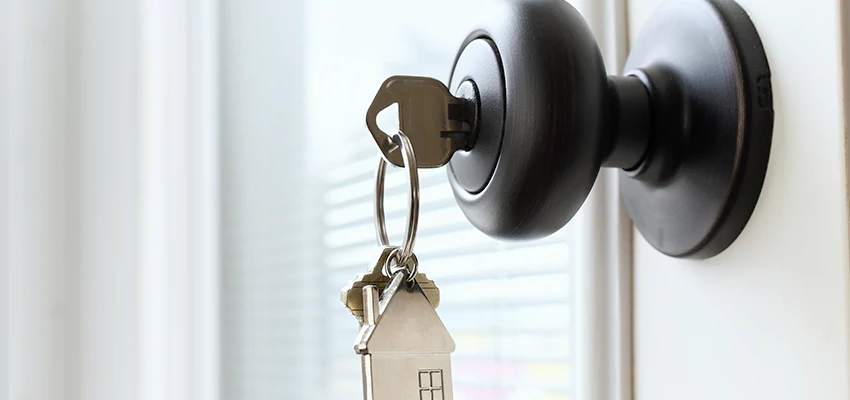 Bifold Door Knob Replacement in Cherry Valley, California